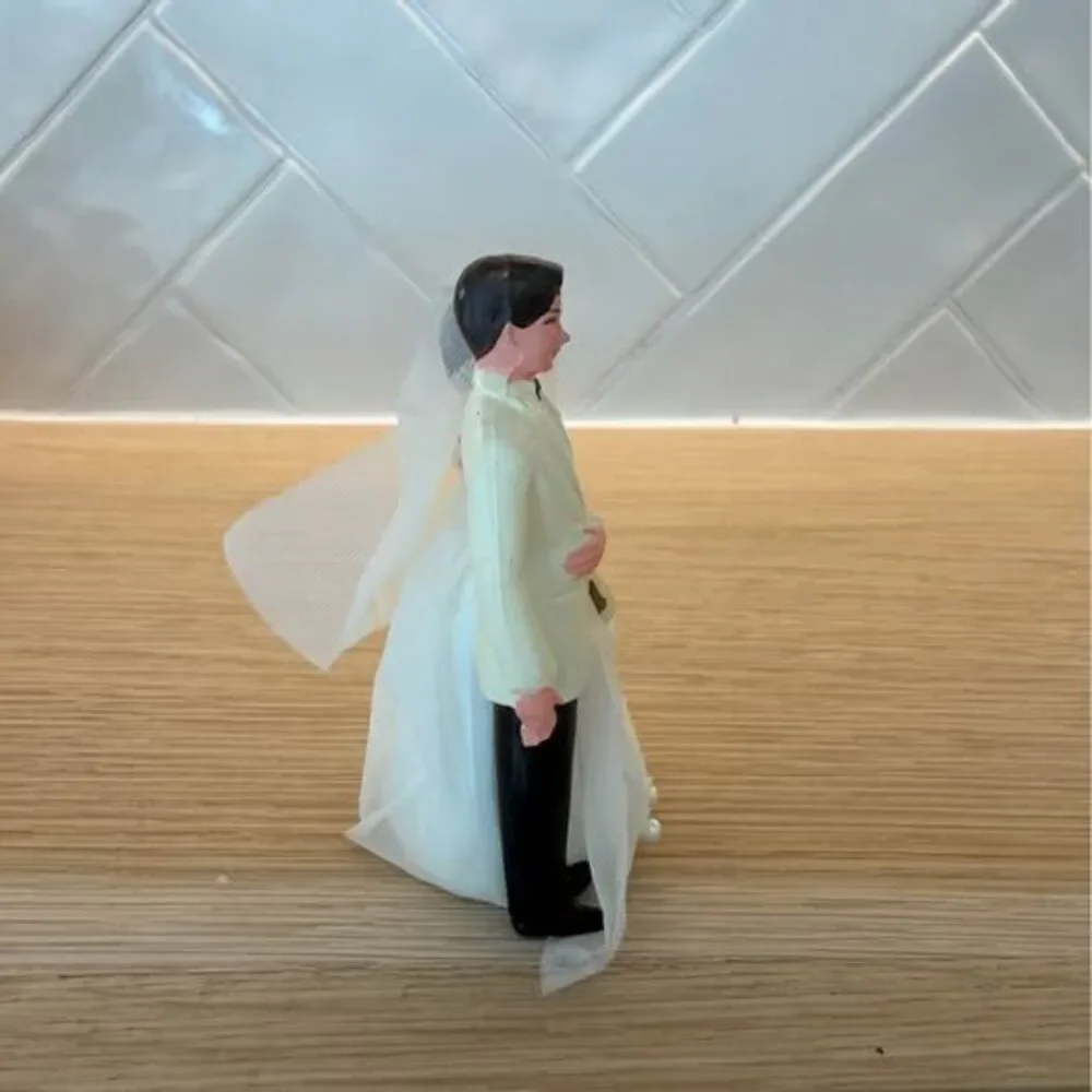 Vintage 60's - 70's Plastic Wilton Brunette Bride & Groom Cake Topper Tulle Veil